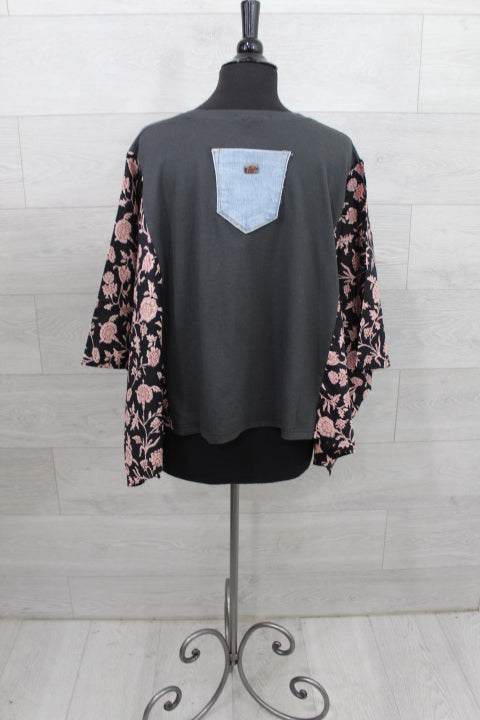 Pink Floyd Printed Bat Sleeve T-Shirt With Back Pocket