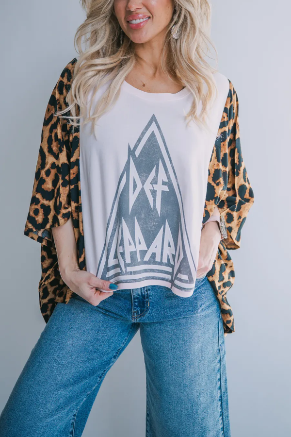 Def Leppard Print Bat Sleeve T-shirt (with Back Pocket)